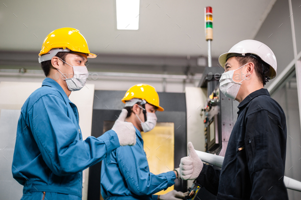 NOV employees with instructor on job site